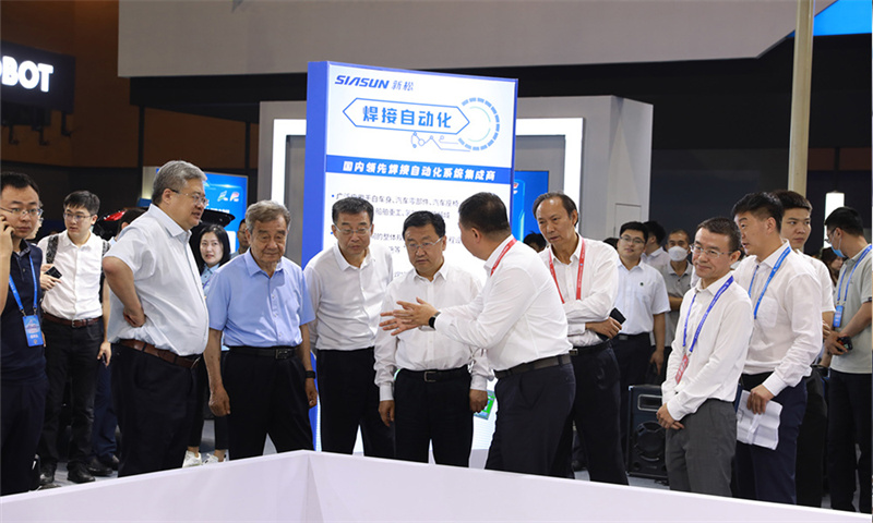 領導參觀（1）.jpg