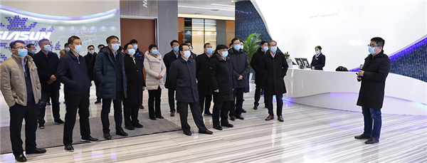 北京市代表團蒞臨新松公司參觀調研